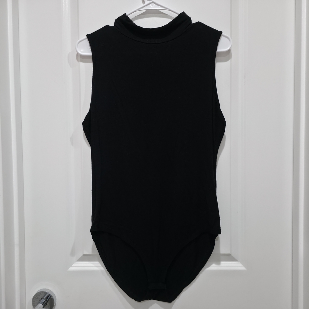 LAOLASI Women's Turtle Neck Sleeveless Slim Fit Bodysuit